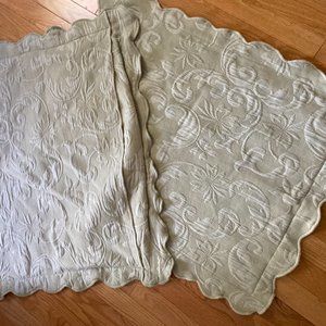 2 Green Matelasse Pillow Shams